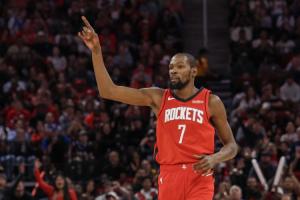 杜兰特：弗拉格不管打什么位置 都会越来越好的