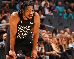 缺谁谁尴尬之小火车！托马斯本场5分钟伤退 篮网结束7连败取首胜