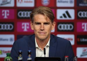 弗罗因德：赛前就清楚会充满身体对抗和定位球 我们靠努力赢得1分