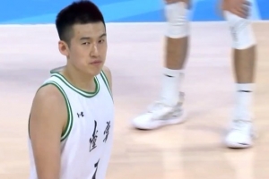 打光子弹！付豪9中5&三分4中2得到13分5板1助 拼到5犯离场