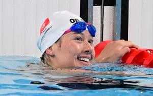 全运会女子200米自由泳：中国香港选手何诗蓓夺金，李冰洁银牌