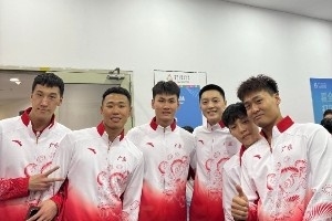 王睿泽晒多张全运会夺金后合影：值得回忆一辈子的经历 感恩