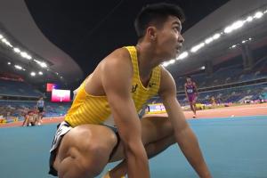 破全国纪录！福建选手龚德滨48秒68大幅刷新PB 夺男子400米栏金牌