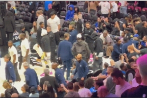 巴特勒输球后没有和任何热火老队友握手致意直接离场