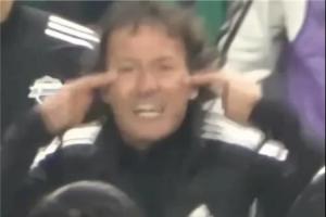 拉眼角被指控种族歧视！全北现代助教宣布辞职，此前被判禁赛5场