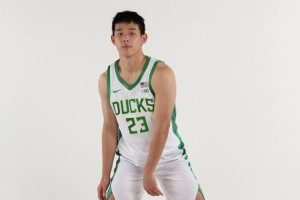 媒体人：终于投进三分 对林葳来说会很好地提升自信心