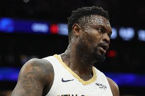 前追后堵！锡安突破上篮 被JJJ和埃迪合力大帽摁下！