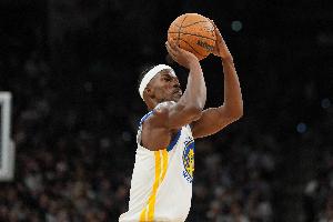 开场准啊！巴特勒接锅再中个人第二记三分球