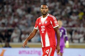 稳定出球点！若纳坦·塔本赛季欧冠传球成功率97.4%，是同期最高