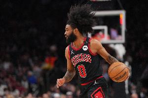 掀起反攻！塞克斯顿失误&特雷·琼斯抢断 怀特快下上篮反超比分