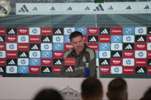 阿隆索：贝林厄姆能适应不同的角色 我们内部非常稳固