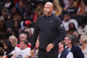 活塞主帅谈裁判：犯规标准缺乏一致性 并非说偏哨但比赛被吹散