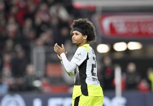 洗心革面？非法持枪风波后阿德耶米连续3场破门，上场打入制胜球