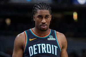 比克斯塔夫：今天是艾维表现最出色的比赛 他只会变得更强