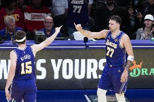 紫金双枪！东契奇与里夫斯过去2场比赛已合砍140分