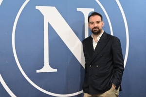 那不勒斯总监：冬季将把握中场引援机会，但我们不会签回因西涅