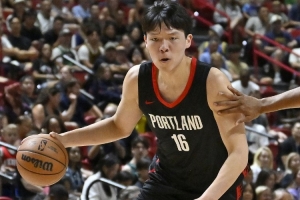 拓媒：杨瀚森夏联的那些灵光一现不足以支撑起常规赛的进攻