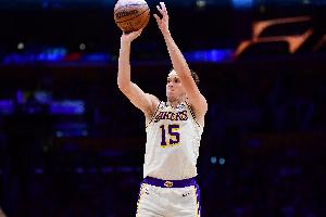 不在状态！里夫斯12中6拿到16分出现5失误 正负值-11