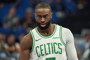 布朗近5场场均34分7.2板7助2断 率队击败活塞&骑士&尼克斯&魔术