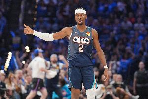 小里程碑！亚历山大常规赛生涯总得分突破12000大关