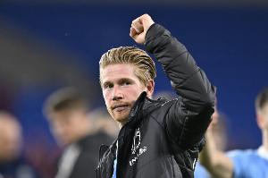 马赛总监贝纳蒂亚：今夏尝试过引进德布劳内和韦斯利·福法纳