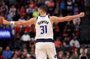 被莫兰特刺激了？ 对阵灰熊至今 克莱场均砍下16.6分&4.3个三分