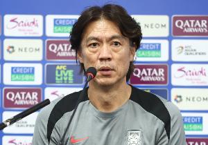 韩国队主帅洪明甫抵达华盛顿：世界杯抽签结果是无法预测的