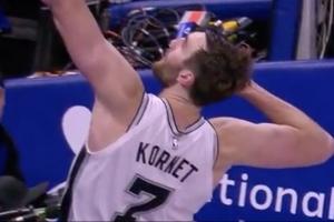 黄雀在后！小瓦点飞尚帕尼自信上篮 科内特天外飞仙排球大帽绝杀