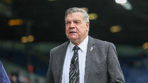 卡拉格批评萨拉赫，阿勒代斯：前者言论简直荒谬，他在博取关注