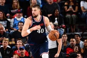 高效两双！祖巴茨半场7投5中&罚球3中2得12分10板4助 正负值+19