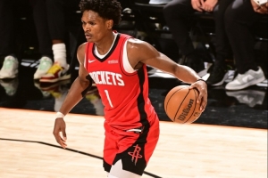 斯通：我们对阿门打控卫的表现很满意 很多年轻人的成长令人欣喜