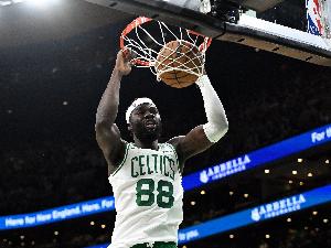 内线巨无霸！科塔9投7中 得到17分4板2助1断4帽