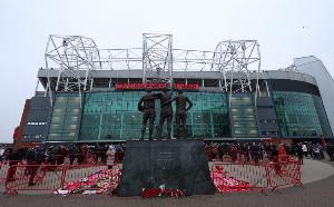 太阳报：开球前1分钟仍在排队，曼联安检过程过长引发球迷不满