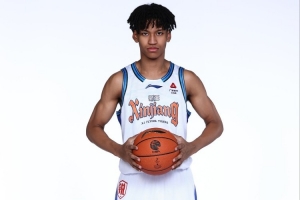 末节获得出场机会！冯傲2分钟1中0拿到2分1助攻