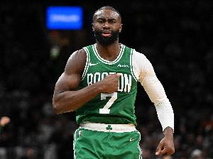 进攻核心！杰伦·布朗本赛季场均29分 得分+助攻创造41.6分