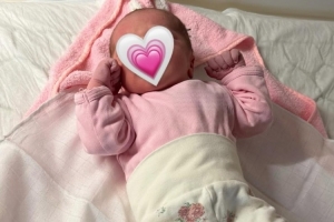 改名字了吗？东契奇晒新出生二女儿的照片：奥莉维亚