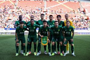 如何评价？国安本赛季成绩：足协杯冠军，中超第4、亚冠2小组出局