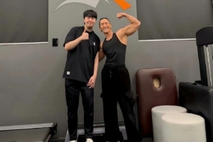 和肌肉！健身教练来到HLE后分享与Kanavi的合影