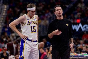 累着了？背靠背湖人首节26中6仅拿17分 命中率不足三成