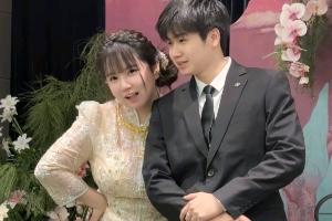 前OMG打野选手World6社媒晒出订婚照片：很有夫妻相