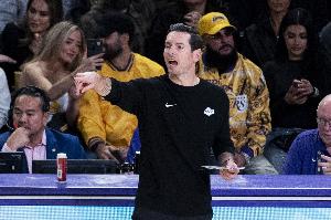 雷迪克：努力程度和对抗强度毋庸置疑 已拼尽全力展现了拼搏精神