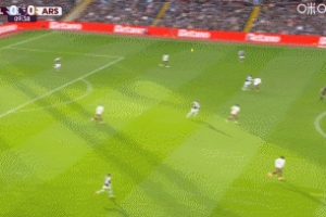 枪手险些丢球！沃特金斯连过两人后左脚抽射，拉亚贡献关键扑救