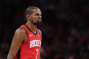 镰刀挥舞！杜兰特连续打成2+1 一节半独得16分