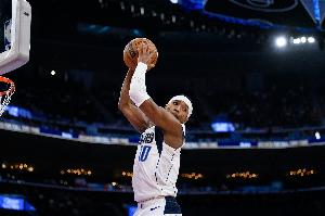 替补奇兵！布兰登·威廉姆斯12中8砍20分1板5助2断 得分仅次浓眉