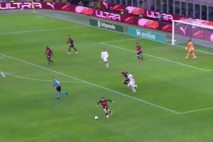 从后场到前场，帕夫洛维奇的积极跑动，为米兰创造了这粒进球