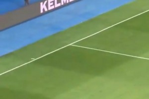 令人遗憾……如果张玉宁这球传好了，国足本有机会取得领先