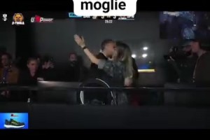 神仙球！恰20角球平抽弧顶，泽林斯基凌空世界波