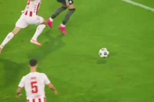 有着英俊脸庞的舒梅切尔！请用一个词评价拉门斯十月的表现！