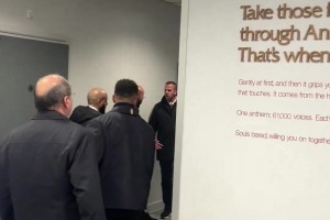 赛后球迷问皇马会进步吗？姆巴佩表示：是的，是的，绝对会！