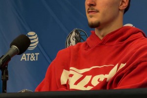 绷不住了！独行侠西部垫底，弗拉格赛后沮丧：我从没输过这么多球